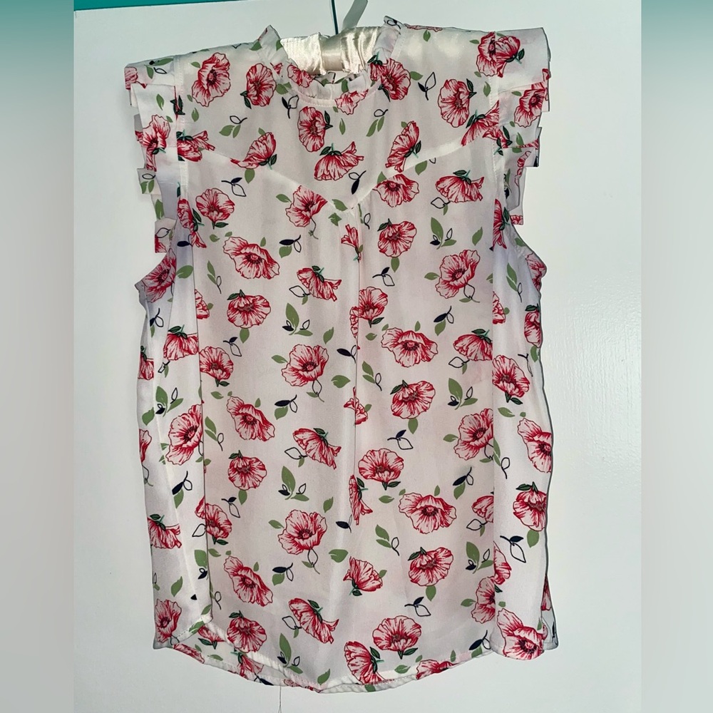 NWOT, poppy floral blouse.